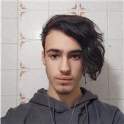 Doy clases para niños que estan estudiando en primària en materias como, música o matemáticas